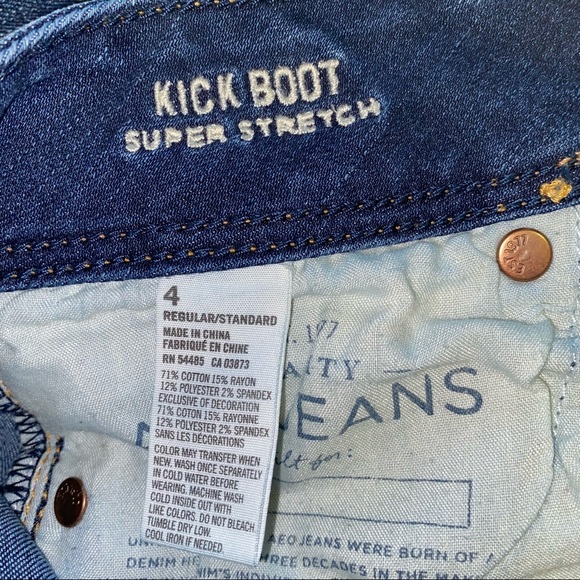 American Eagle kick boot jeans - Picture 3 of 3